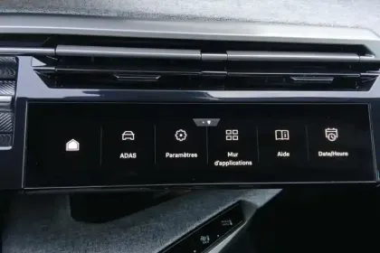 Photo 26 Peugeot 3008  Hybrid 136 e-DCS6