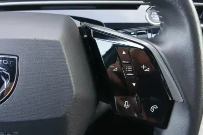 Photo 30 Peugeot 3008  Hybrid 136 e-DCS6