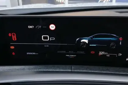 Photo 17 Peugeot 3008  Hybrid 136 e-DCS6
