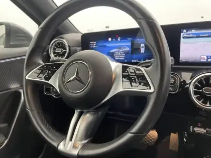 Photo 26 Mercedes Classe A  180 d 8G-DCT