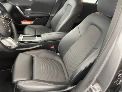 Photo 14 Mercedes Classe A  180 d 8G-DCT