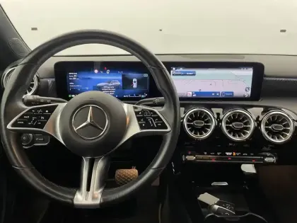 Photo 21 Mercedes Classe A  180 d 8G-DCT