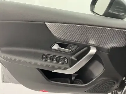 Photo 25 Mercedes Classe A  180 d 8G-DCT