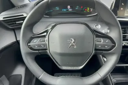 Photo 13 Peugeot 208  Electrique 50 kWh 136ch
