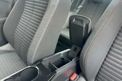 Photo 24 Peugeot 208  Electrique 50 kWh 136ch