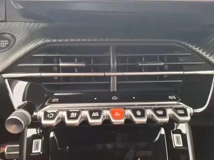 Photo 34 Peugeot 2008  PureTech 130 S&S EAT8