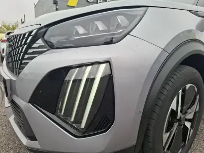Photo 9 Peugeot 2008  PureTech 130 S&S EAT8