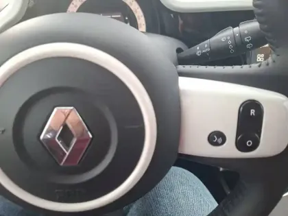 Photo 35 Renault Twingo  III E-Tech