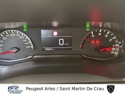 Photo 42 Peugeot 2008  PureTech 100 S&S BVM6