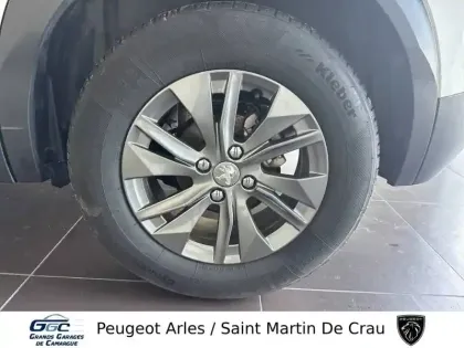 Photo 33 Peugeot 2008  PureTech 100 S&S BVM6