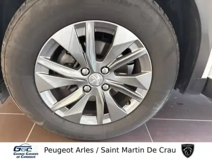 Photo 34 Peugeot 2008  PureTech 100 S&S BVM6
