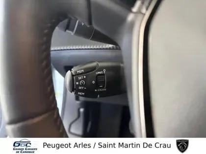 Photo 41 Peugeot 2008  PureTech 100 S&S BVM6
