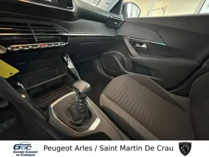 Photo 49 Peugeot 2008  PureTech 100 S&S BVM6