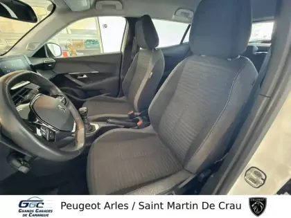 Photo 31 Peugeot 2008  PureTech 100 S&S BVM6