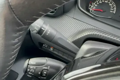 Photo 19 Peugeot 208  PureTech 100 S&S BVM6