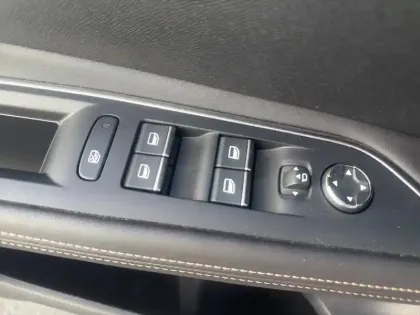 Photo 18 Peugeot 3008  Hybrid 225 e-EAT8