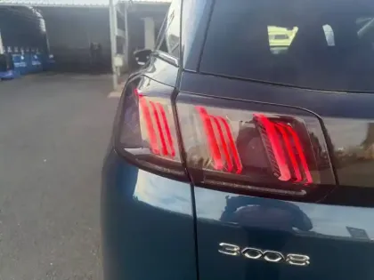 Photo 16 Peugeot 3008  Hybrid 225 e-EAT8