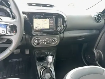 Photo 11 Renault Twingo  III E-Tech