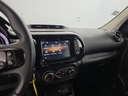 Photo 127 Renault Twingo  III E-Tech