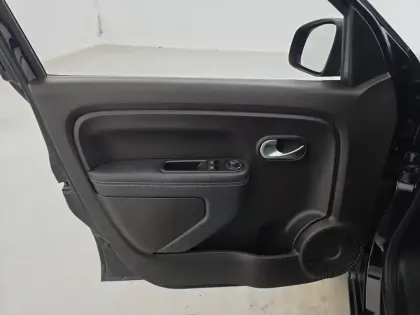 Photo 101 Renault Twingo  III E-Tech