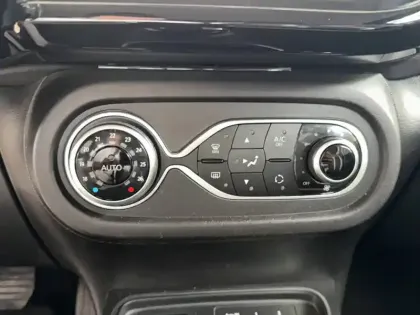 Photo 68 Renault Twingo  III E-Tech