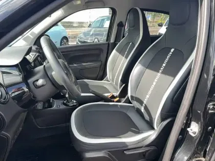 Photo 8 Renault Twingo  III E-Tech