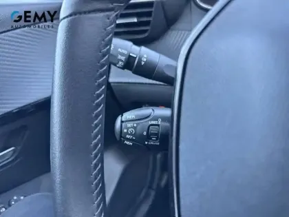 Photo 16 Peugeot 208  PureTech 75 S&S BVM5
