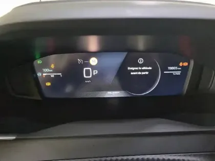 Photo 29 Peugeot 2008  Hybrid 136 e-DCS6