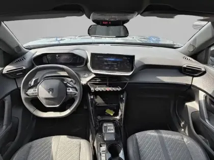 Photo 7 Peugeot 2008  Hybrid 136 e-DCS6
