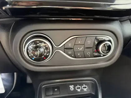 Photo 14 Renault Twingo  III E-Tech