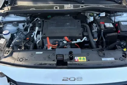 Photo 15 Peugeot 208  Electrique 50 kWh 136ch