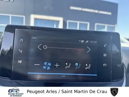 Photo 37 Peugeot 208  PureTech 100 S&S BVM6