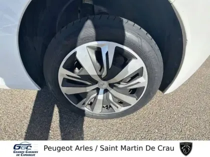 Photo 27 Peugeot 208  PureTech 100 S&S BVM6
