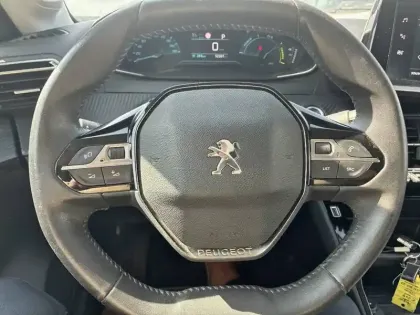 Photo 8 Peugeot 208  Electrique 50 kWh 136ch