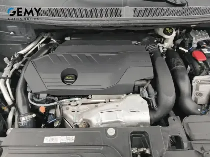 Photo 32 Peugeot 3008  Hybrid 225 e-EAT8