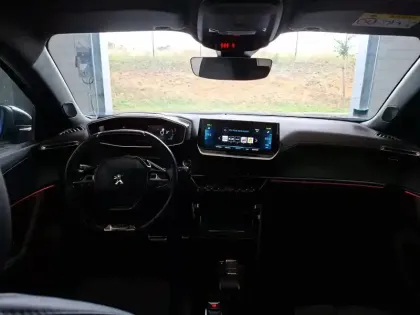 Photo 9 Peugeot 2008  Electrique 136 ch