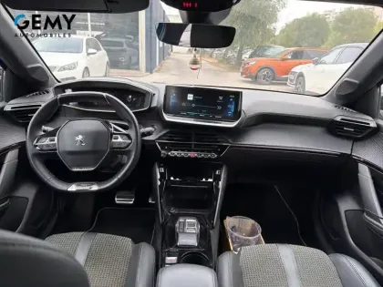 Photo 7 Peugeot 208  Electrique 50 kWh 136ch