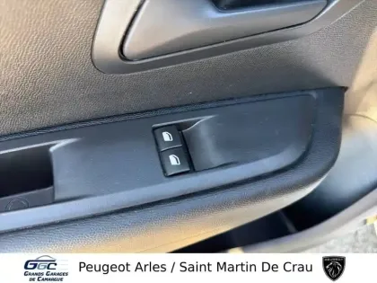 Photo 33 Peugeot 208  PureTech 75 S&S BVM5