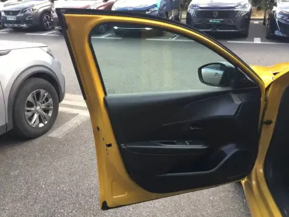 Photo 14 Peugeot 208  PureTech 75 S&S BVM5
