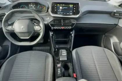 Photo 11 Peugeot 208  Electrique 50 kWh 136ch