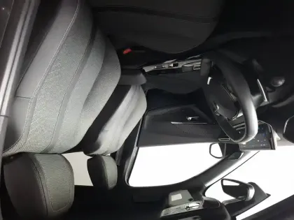 Photo 19 Peugeot 2008  Hybrid 136 e-DCS6