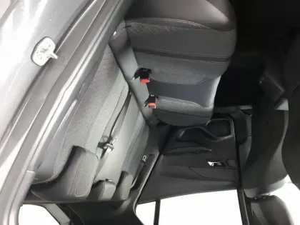 Photo 12 Peugeot 2008  Hybrid 136 e-DCS6