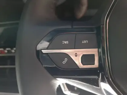 Photo 15 Peugeot 2008  Hybrid 136 e-DCS6