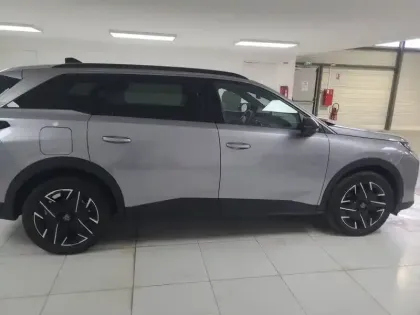 Photo 6 Peugeot 5008  Hybrid 145 ch e-DCS6