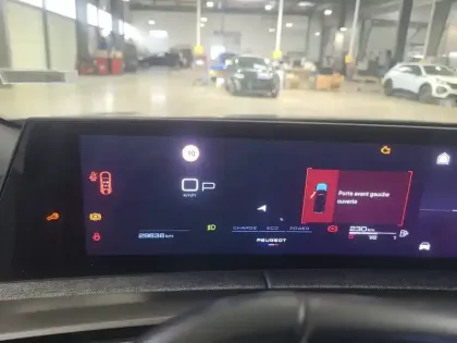 Photo 11 Peugeot 5008  Hybrid 145 ch e-DCS6