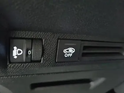Photo 49 Peugeot 5008  Hybrid 145 ch e-DCS6