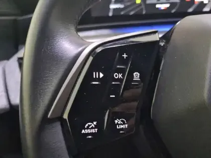 Photo 47 Peugeot 5008  Hybrid 145 ch e-DCS6