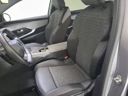 Photo 31 Peugeot 5008  Hybrid 145 ch e-DCS6