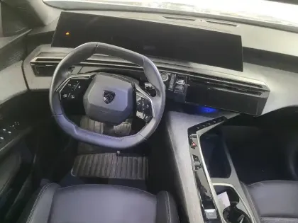 Photo 10 Peugeot 5008  Hybrid 145 ch e-DCS6