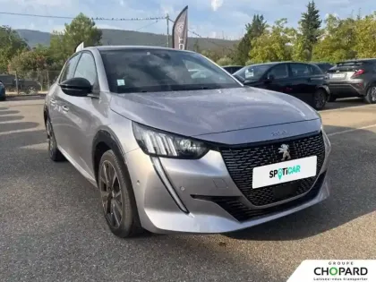 Photo 27 Peugeot 208  PureTech 100 S&S EAT8